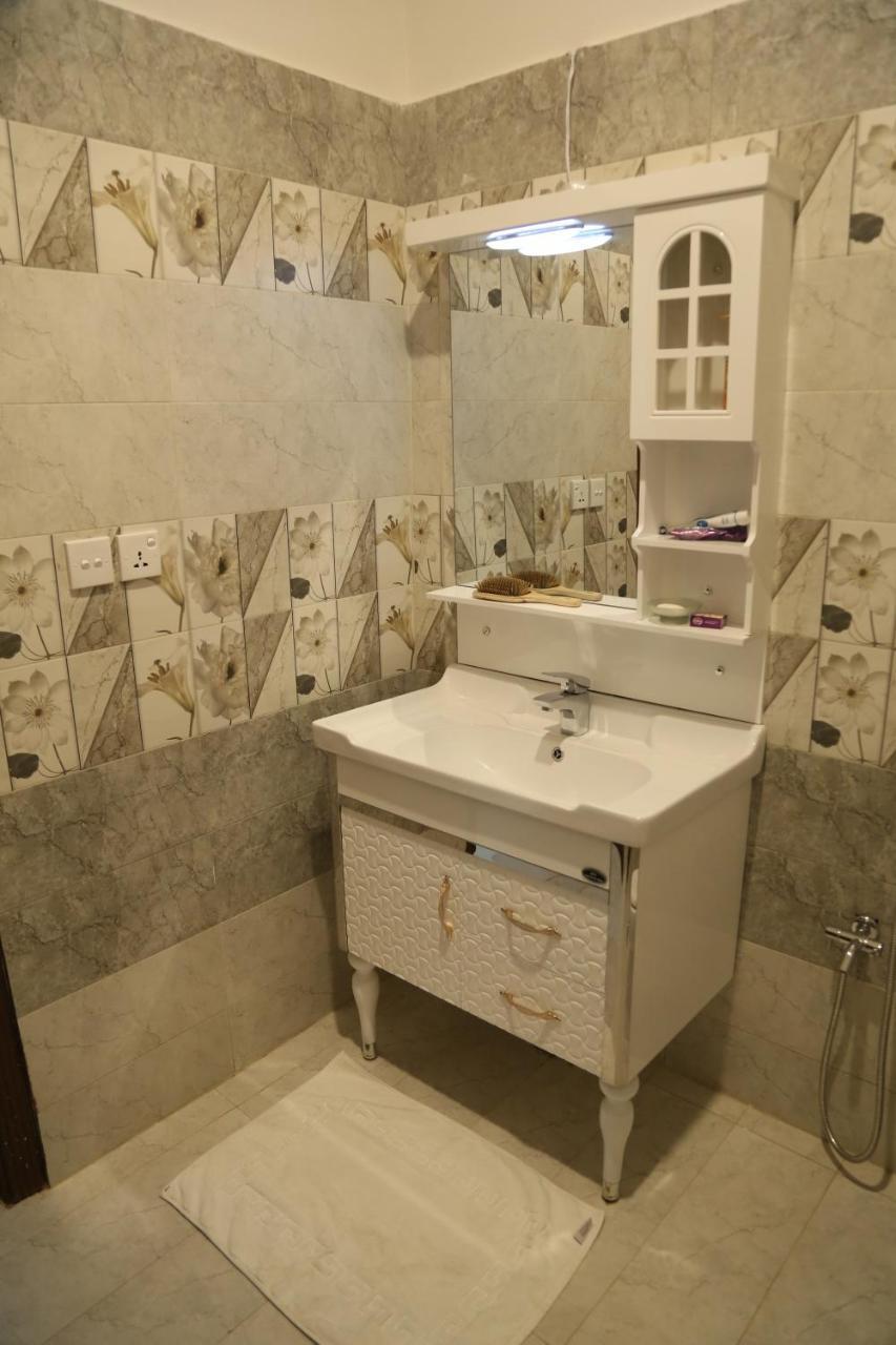 Royal Grace Guest House イスラマバード エクステリア 写真